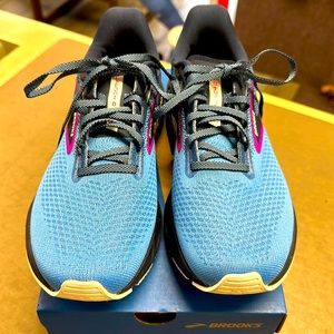 Brooks Launch GTS 10 women’s 8 Med